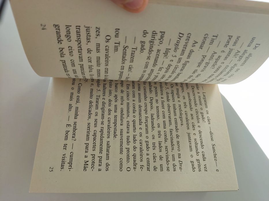 Livro Dragão 5 e os cow-boys do espaço de Brian Earnshaw