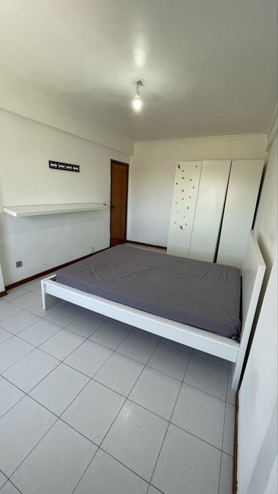 Quarto para Casal em Queluz-Belas | Despesas Incluídas | 500€