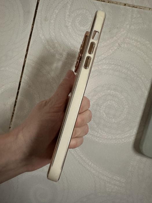 Чохол накладка Iphone 13 pro max стан нового