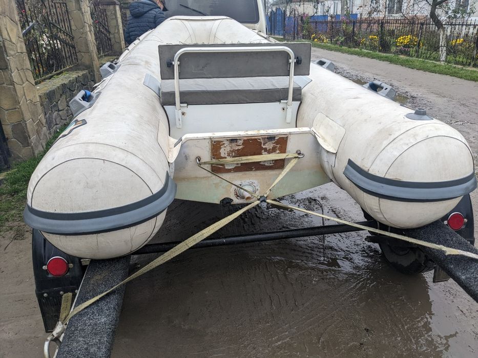 Лодка 360 з пластиковим дном надувна ,під мотор максимум 35