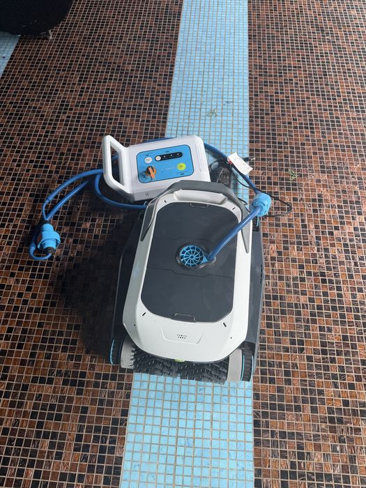 Robot sprzątający do basenu bezprzewodowy,Zima Degrii Pro.Wifi ,Aplikacja,jezdzi po ścianach