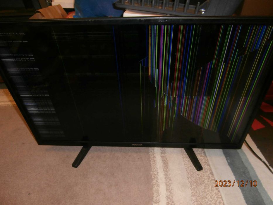 Telewizor LED 32'' MANTA DVBT - mod. LED3204 uszkodzona matryca
