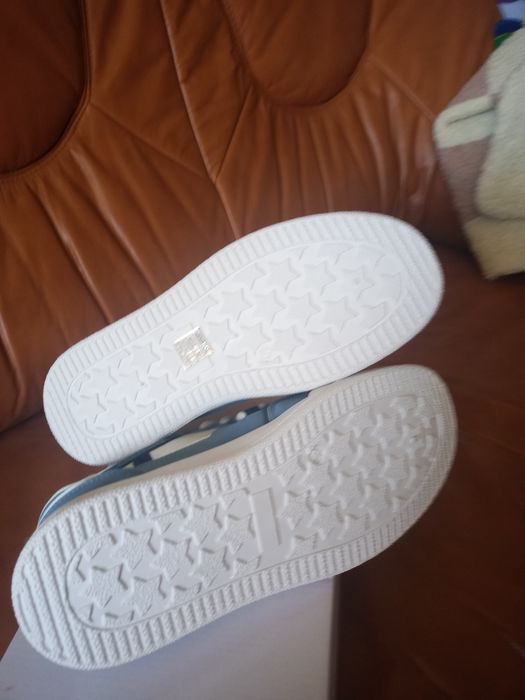 Sneakersy biało- niebieskie sprzedam