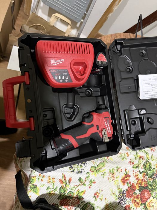 Milwaukee M12 subcompact