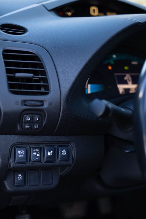 Авто Nissan Leaf