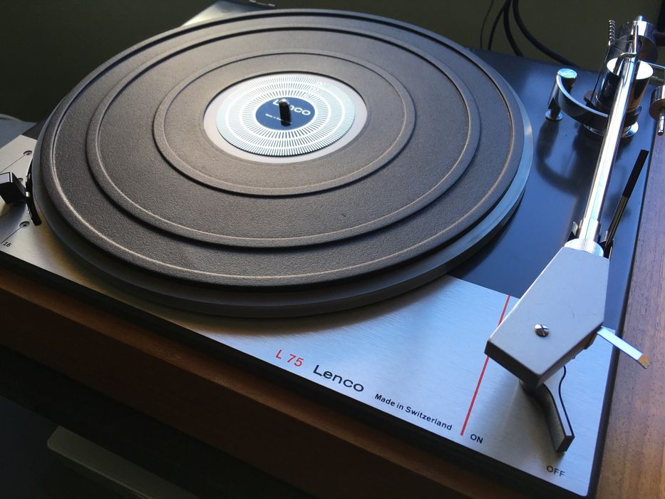 Lenco L75 gira-discos