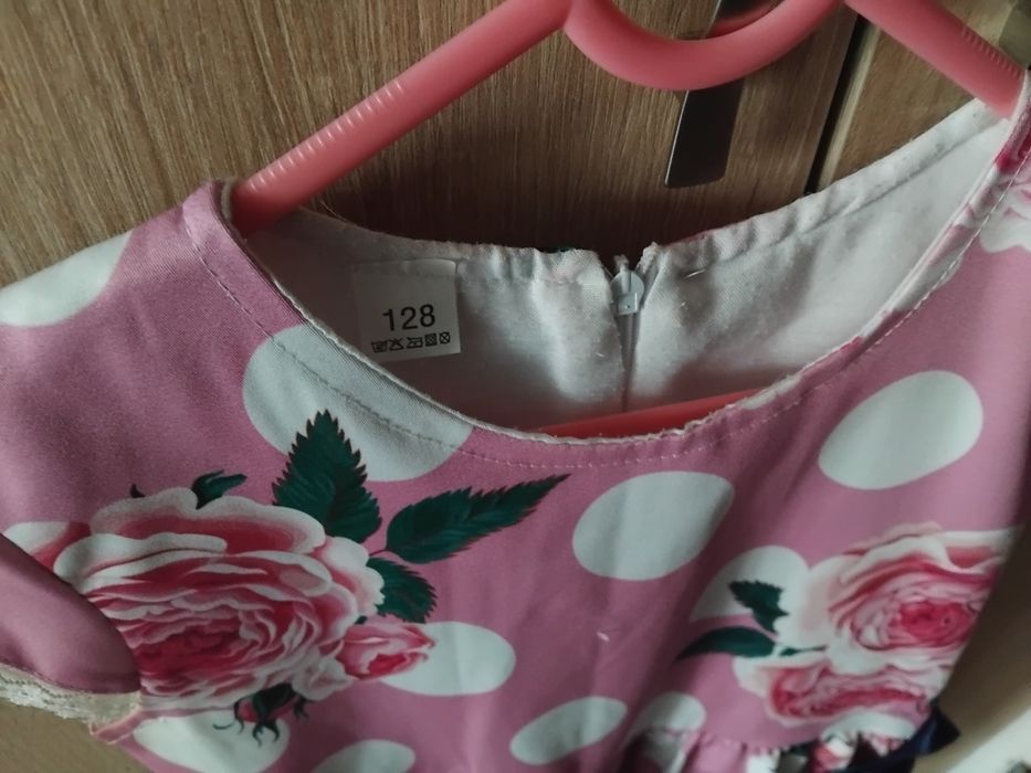 Elegancka sukienka w kwiaty