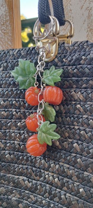 Bag charm artesanal abóbora Halloween