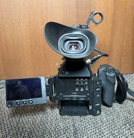 Câmera de filmar/vídeo Canon C100 Mark II - muito estimada