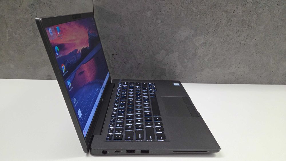 Dotyk Dell Latitude 7400 i5 8365U 8GB 256SSD FHD IPS Laptop Windows 11