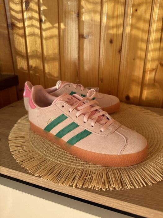 Продам кеди Adidas