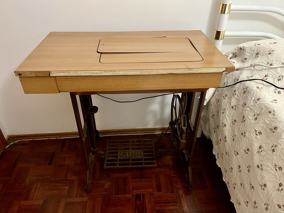 Máquina costura Oliva