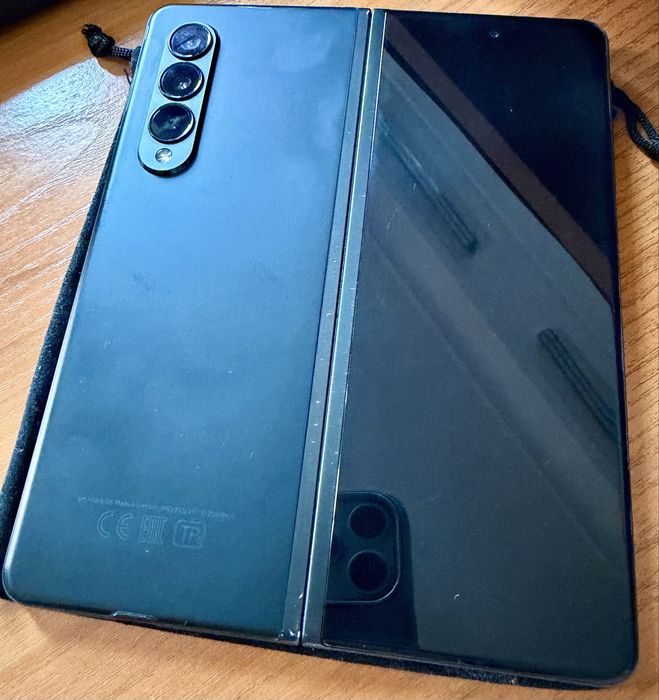 Samsung Galaxy Fold 3 с пробл.