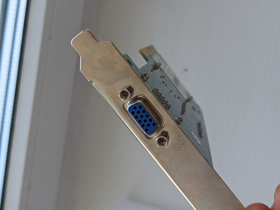 топовая игровая видеокарта NVIDIA SP5200B REV:LT4B1 8MB AGP \ VGA