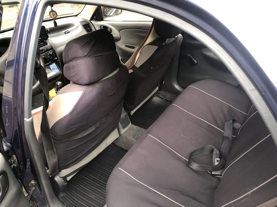 Автомобіль Daewoo lanos