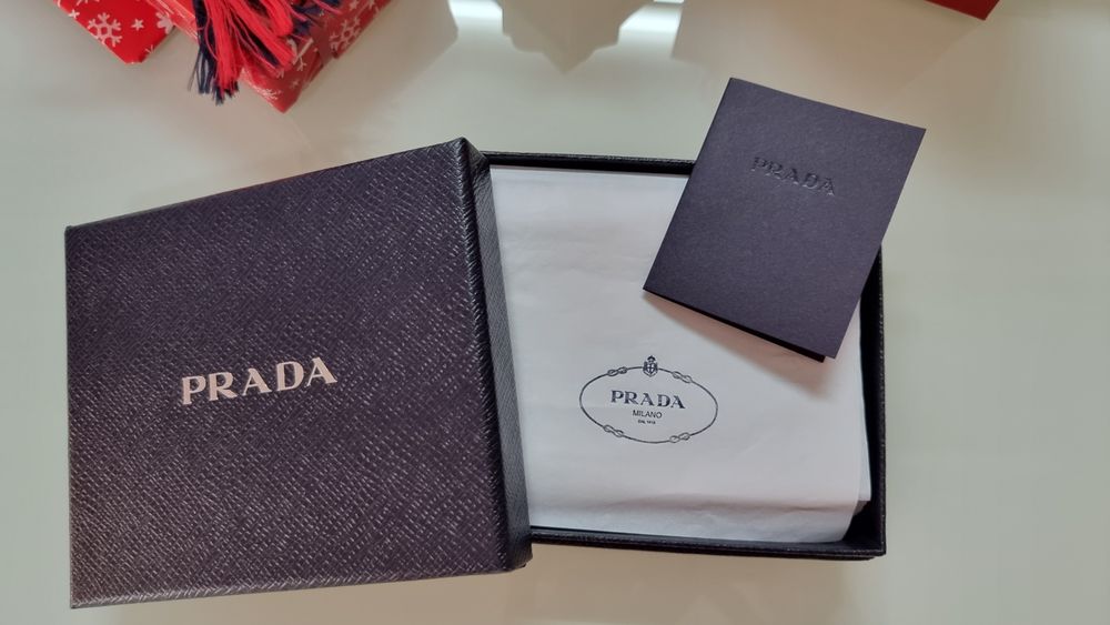 Carteira Prada Saffiano Leather – Original e Impecável