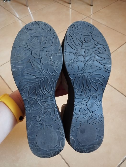 Босоніжки 36 розмір