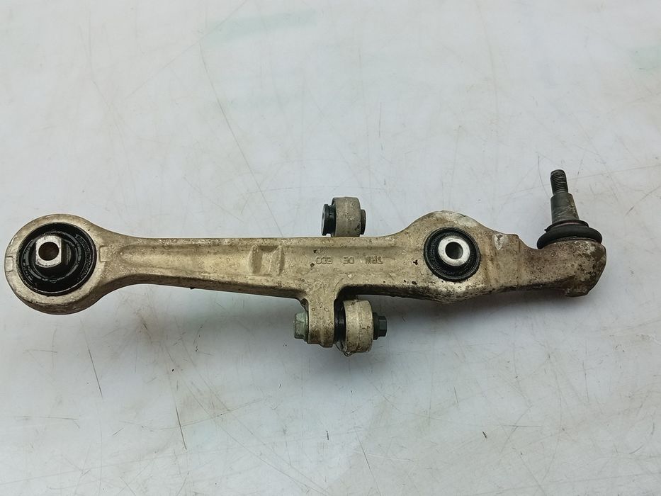 Braço de suspensão frente direito AUDI A4 Avant (8E5, B6)