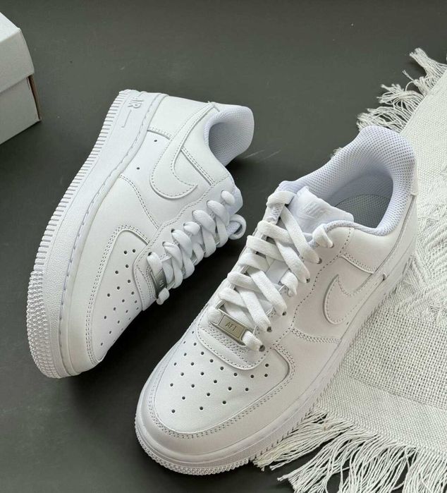 Buty Nike Air Force 1 biale R. 40