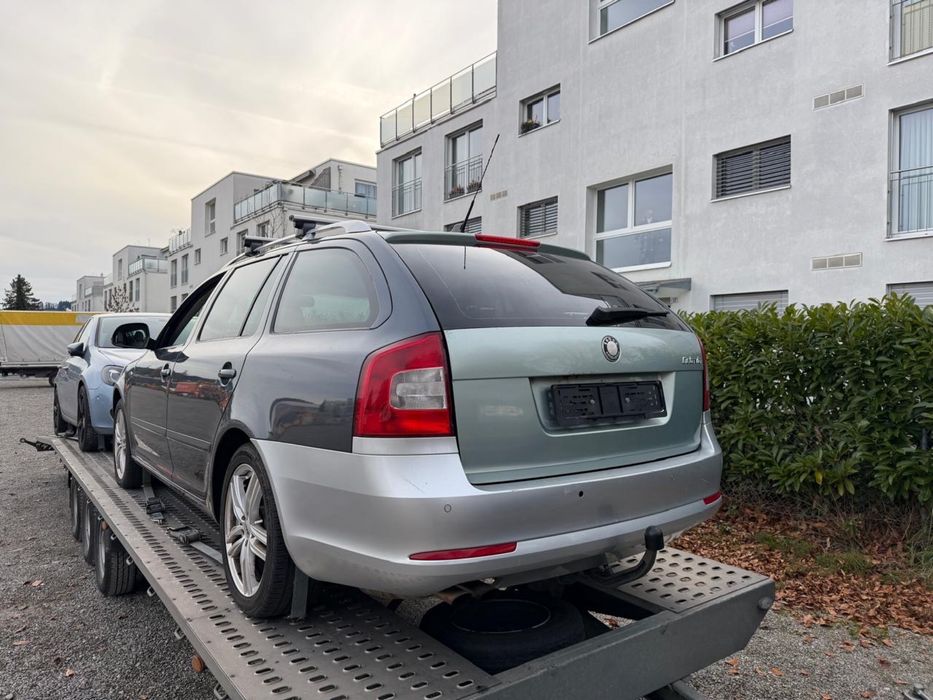 Бампер Octavia A5 skoda задній сірий