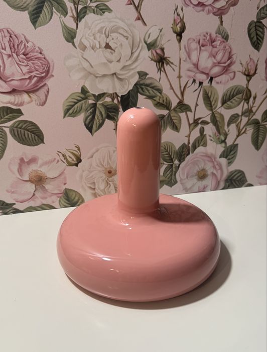 rozowy metalowy klosz