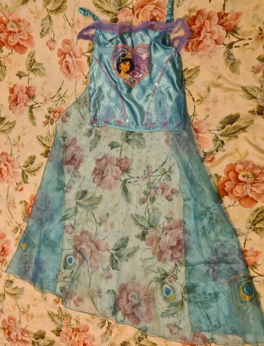 Платья Алисы в стране чудес, Авроры и Жасмин