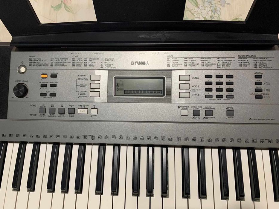 teclado de piano yamanha psr e353