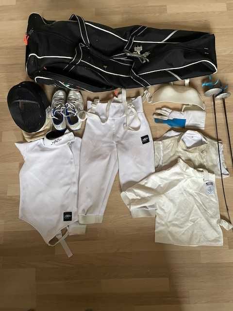 kompletne wyposażenie szermiercze dla dziewczynki,