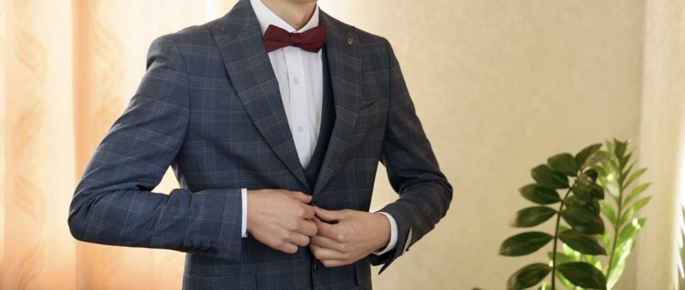 Костюм трійка,дуже гарної якості,штани потрібно підложити