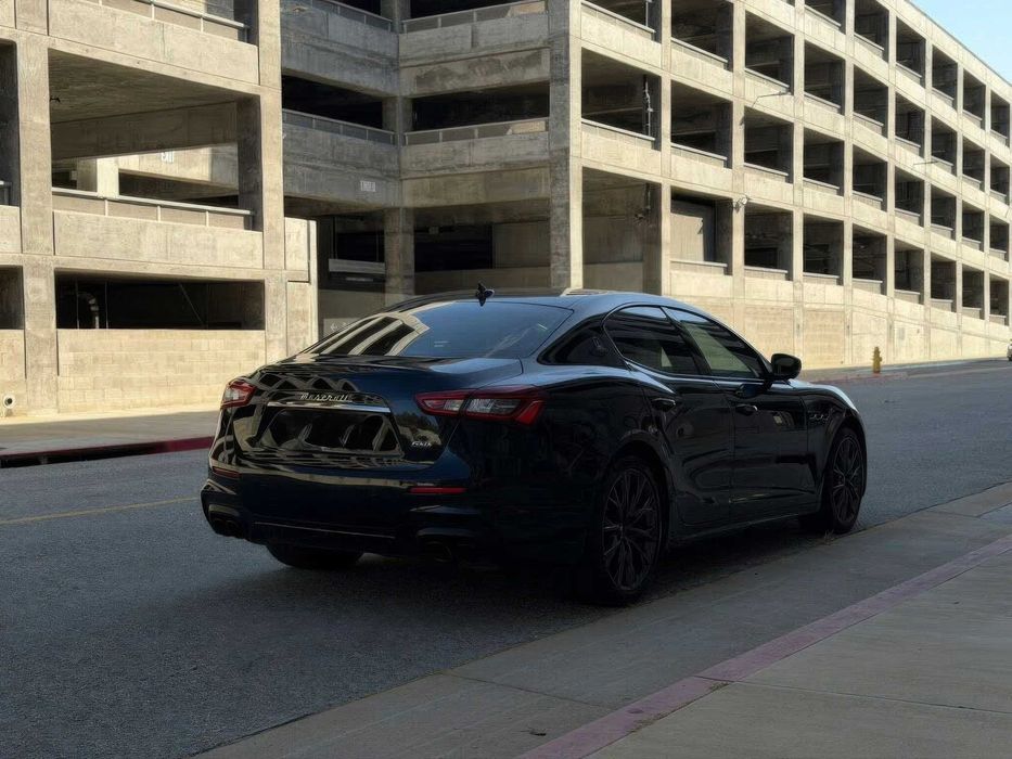 Maserati Ghibli      2019