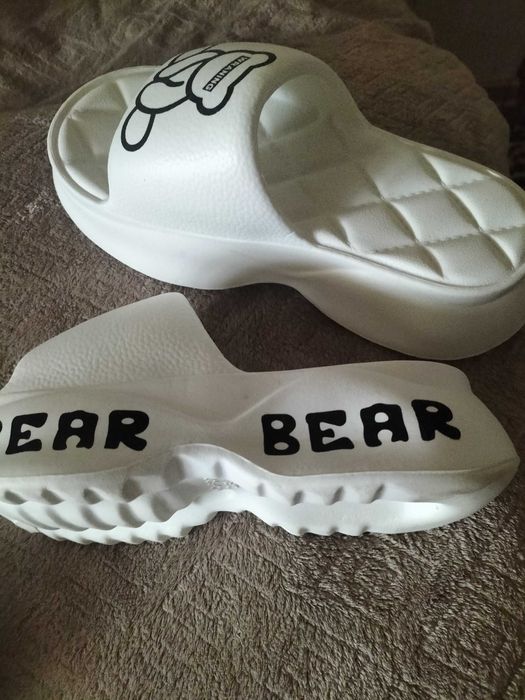 Klapki 37 Pull Bear na piankowym koturnie