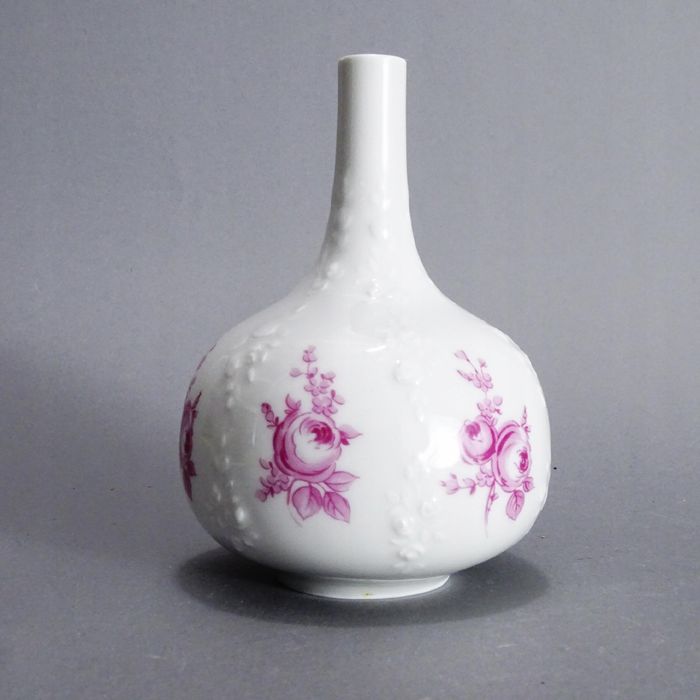 piękny wazonik porcelanowy wallendorfer róże