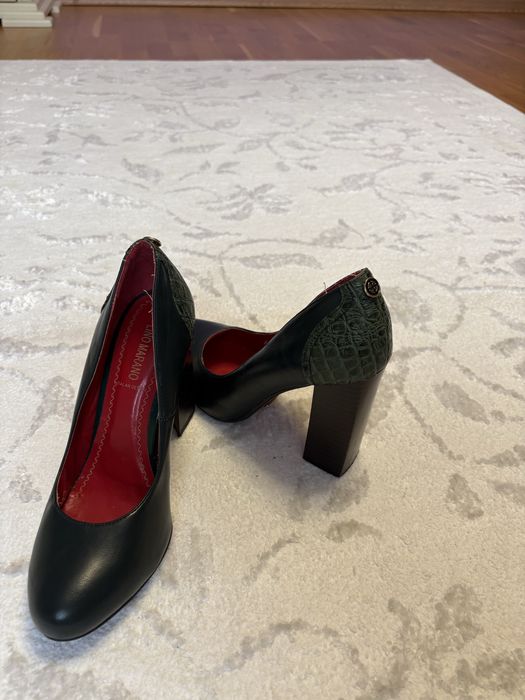 Туфлі з шкіри.