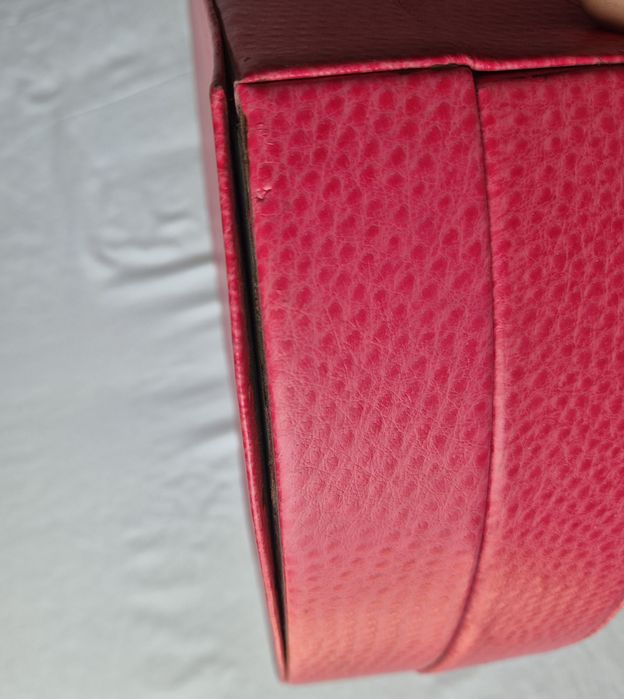 Stylowy kuferek na kosmetyki i pędzle