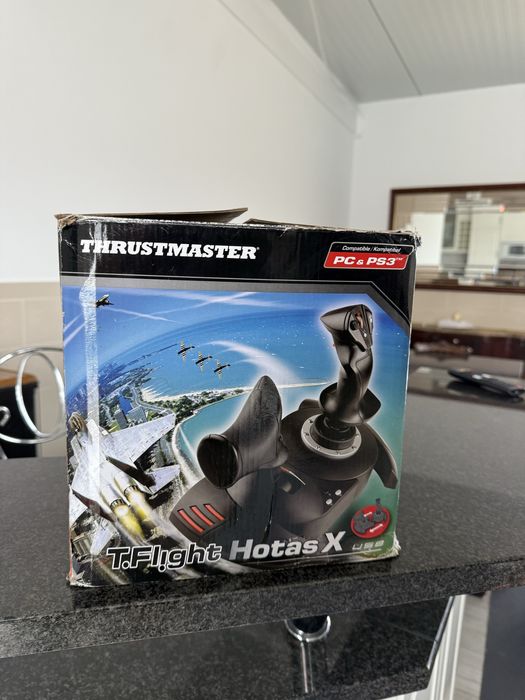 Comando Multiplataforma THRUSTMASTER T.Flight Hotas X Preto