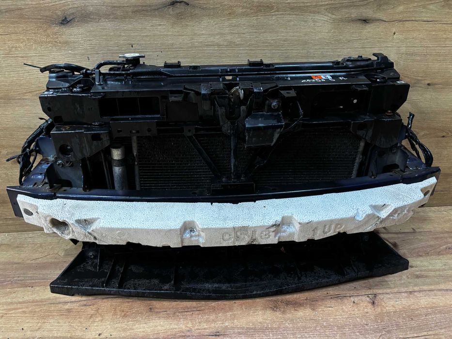Pas przedni Mazda 5 lift