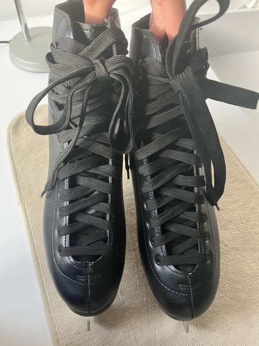 Czarne łyżwy rozmiar 43