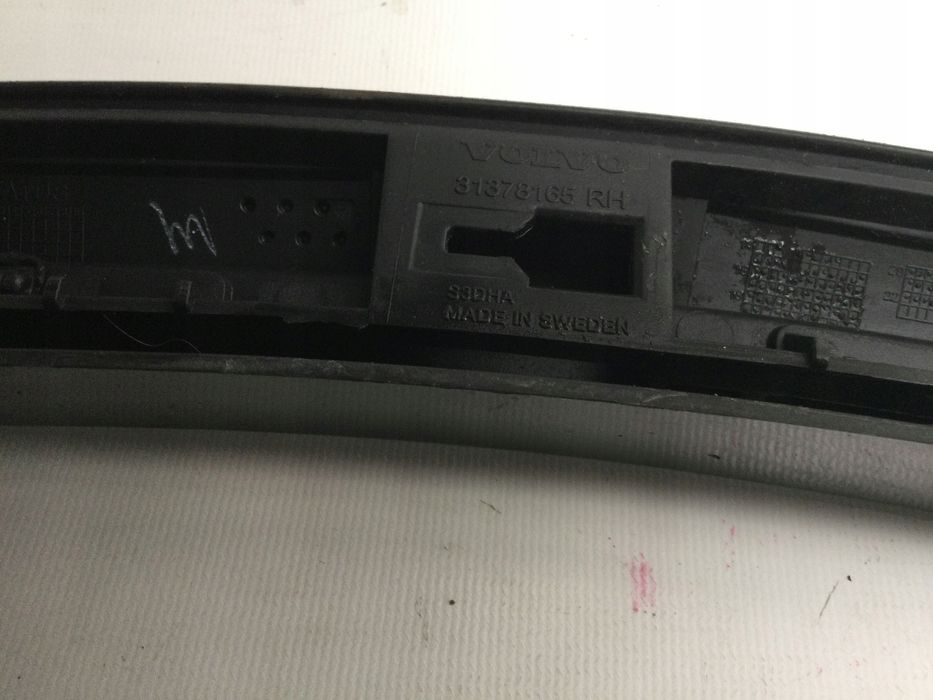 volvo xc90 2014 tył strona prawa listwa błotnika tylnego