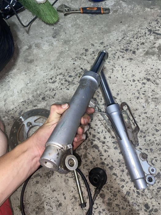 Продам вилку до скутера R12-13 колесо