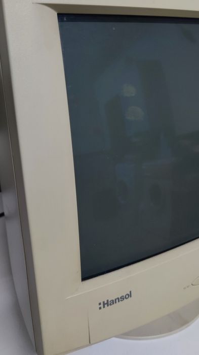Monitor :Hansol 710p em excelente estado
