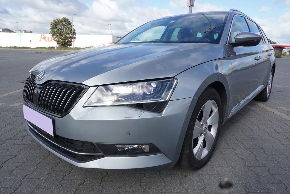 Skoda Superb Automat / Xenon / Parktronic / Navi