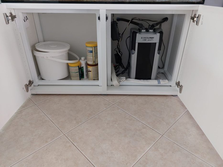 Vendo aquário e móvel