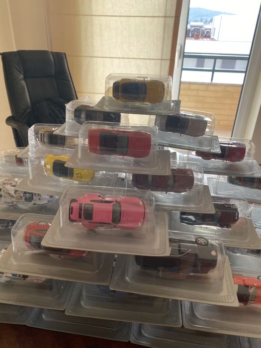 DEAGOSTINI 1:43 scale Porsche Diecast Collection