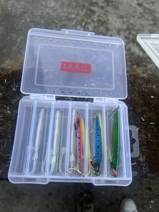 Cana de pesca daiwa spinning carbono + carreto vega + amostras