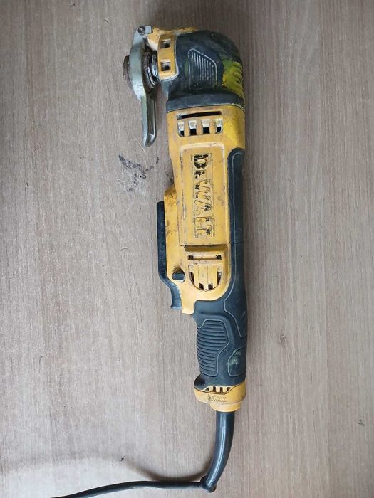 8Narzędzie wielofunkcyjne DeWalt DWE315 (300W) – Sprawne