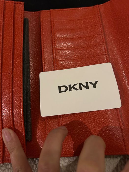 Carteira da marca DKNY