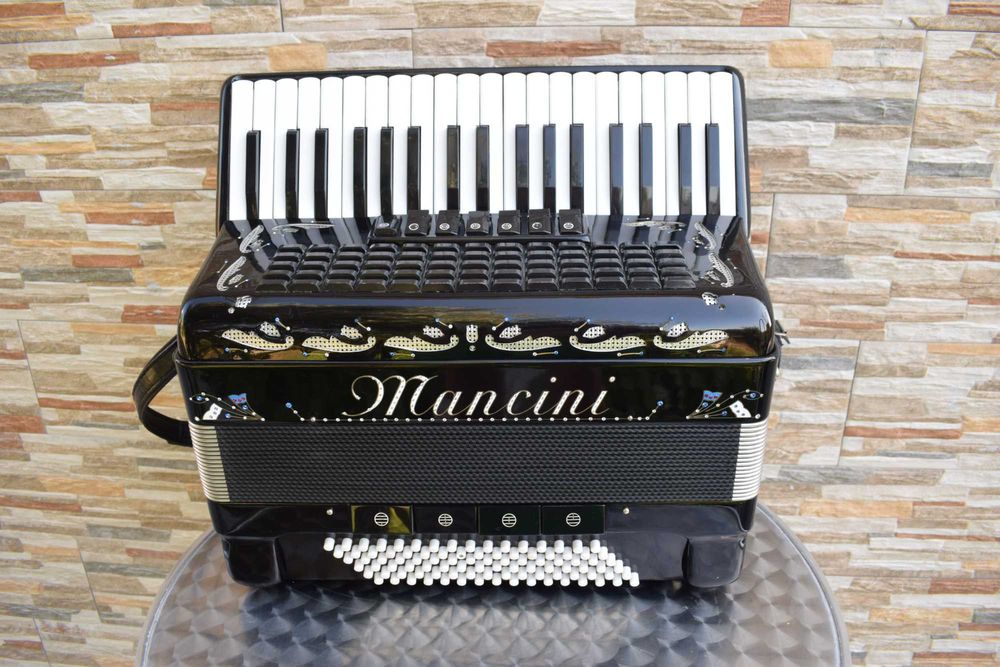 Acordeao Mancini 3 voz 96 baixos