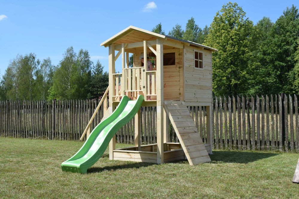 Domek dla dzieci.Plac zabaw.Zjeżdżalnia.Piaskownica.Domek ogrodowy
