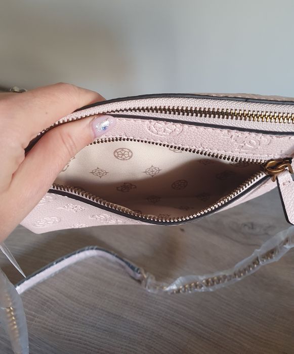 Torba torebka na ramię pudrowy róż GUESS HELAINA MINI CROSSBODY