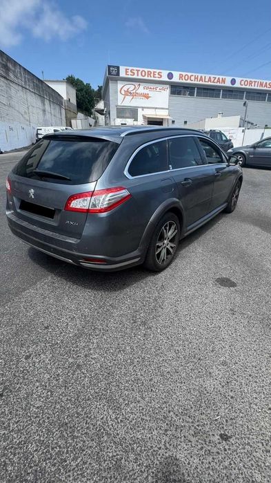 Vendo Peugeot 508 Híbrido 2.0, com 200 cv, caixa automática e motorização híbrida diesel, banco de Couro, Pneus Novos, e Revisao em Dia. foto 3